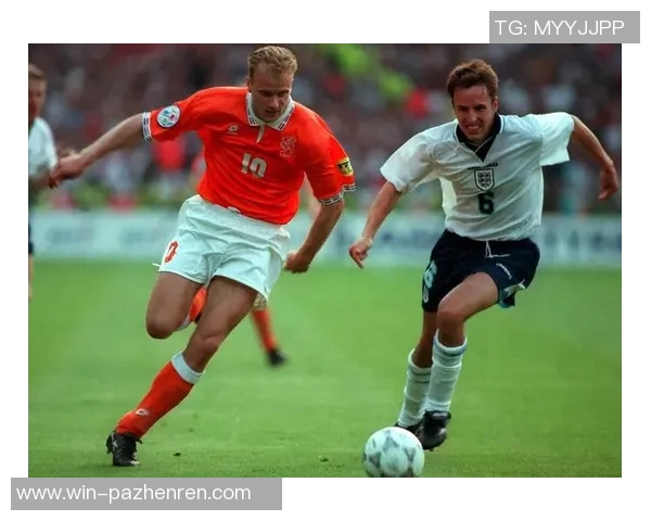 用很慢的镜头欣赏博格坎普的进球!——足球艺术的极致瞬间 用很慢的镜头欣赏博格坎普的进球!——足球艺术的极致瞬间